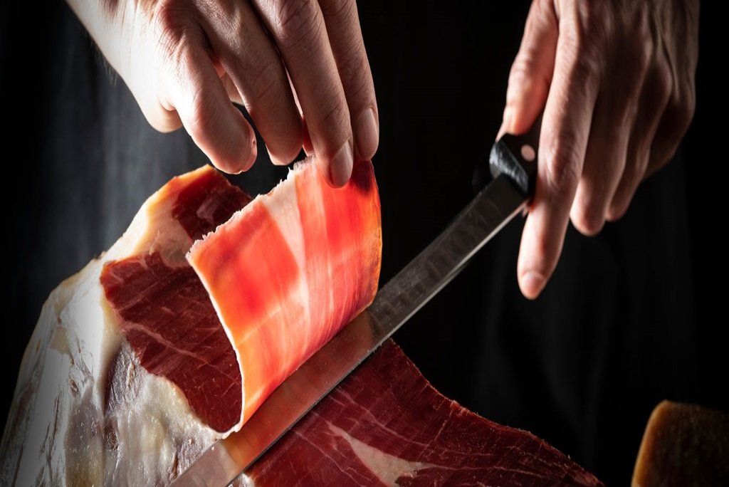 Slicing jamon